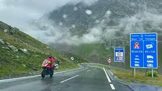 Timmelsjochstraße Abfahrt nach Hochgurgl im Regen