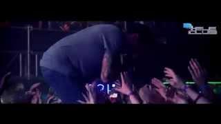 Funny Man crowd surfing at Tele Club, Yekaterinburg 2014! Hollywood Undead - We Are LIVE