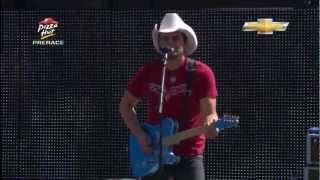 Brad Paisley - Daytona 500 2011 HD