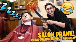 PRANK CUKUR RAMBUT BOCIL LAGI KETIDURAN PAKAI GUNTING RAKSASA BIKIN NGAKAK WKWKW!!!