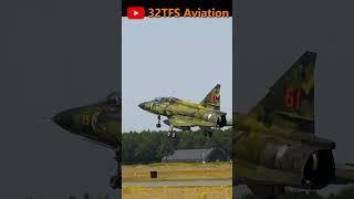 Saab 37 Viggen Touchdown #shorts #militaryaviation