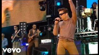 Ricky Martin - She Bangs (Live)