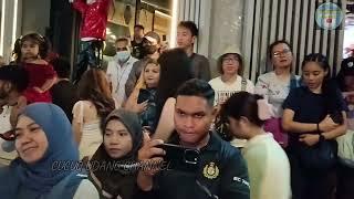  TIBA2 PENARI DI HALAU..!! RAMAI TOURIST DARI CHINA LAMBAI2 TANGAN IKUT NYANYI..