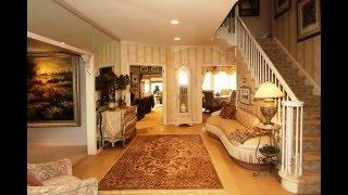 Single Family Home: 61 Woodhollow Rd East Hills NY