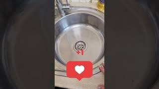 Удалить засор и запах канализации #засор #запах #советы #раковина #засоры #канализация #сантехник
