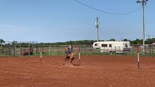 Paisley and ChicaLinda run a 25 second pole run *wins Jr poles