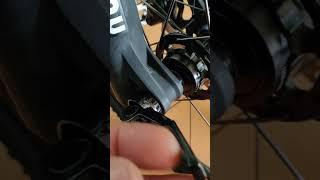 How to release a Rockshox 15mm thru axle.