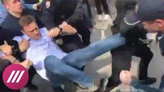 Задержание Навального на акции "Он нам не царь" в Москве