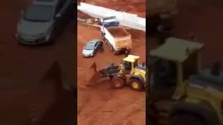 Тракторист наказал коллекторов которые забрали его автомобиль