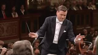 Ludwig van Beethoven | Symphony No. 4 in B major - conduted by Christian Thielemann