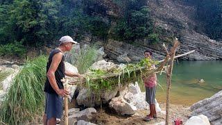 Dumayo kami sa isang magandang lugar para manghuli ng isda at maghanap narin ng makakaen sa gubat