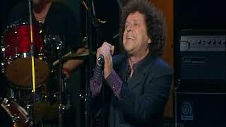 Leo Sayer feat. Sharon O'Neill - You Make Me Feel Like Dancing (Footy Show, 11 Aug 2005)