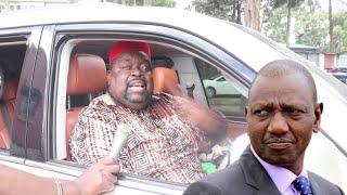 'KUJA UNIUE!' NO-NONSENSE Mike Makarina tells Police officer threatening him for criticizing Ruto!!