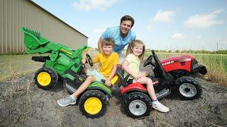 Hudson's Green tractor VS Holly's Red tractor | Tractors for kids