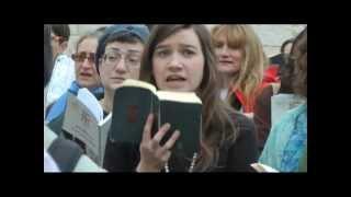 10 women arrested at Kotel for wearing tallitot