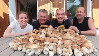The smile of happiness with my Sinfo One colleagues in the collection of porcini mushrooms