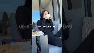 What I eat in a day // intuitive eating as a nutritionist #whatieatinaday #nutritionist #cookwithme