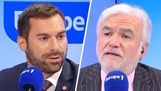 "Remplacez Hanouna sur C8 !" : un auditeur s'attaque à Julien Odoul (RN) et Pascal Praud