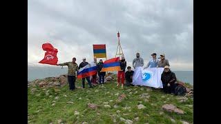 "Восхождение Победы": сотрудники РЦНК в Ереване поднялись на гору Атис