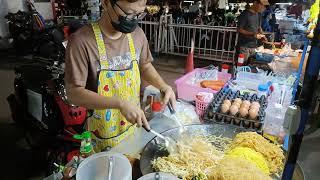 "Savoring the Streets: A Gastronomic Adventure with the Irresistible Street Foods of Thailand"