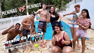 DESAFIO NA PISCINA QUEM PEGA MAIS OBJETOS MENINAS VS MENINOS 