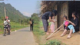 Full video father and daughter take care of single mother when her leg hurts