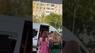 В Москве полиция сорвала фейковый кастинг «Холостяк».Девушек хотели увезти в неизвестном направлении