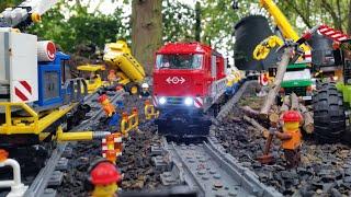 LEGO Cargo Train 60098 - Arriving at the Earth Deposit Site - Construction Video Part 18