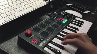 AKAI MPK mini play build-in sound test loop demo