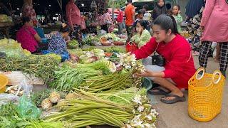 Busy market in the morning, 22 weeks pregnant mom buy fresh vegetable for cooking
