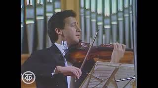 Vivaldi - concerto for 2 violins and strings - vl 1 V. Spivakov, vl 2 B. Garlitsky