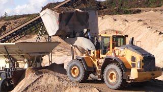 Volvo L250H Feeding The Crusher