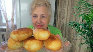 Эти пирожки разметаются,как семечки ! Вкусные.нежные ,как пух.