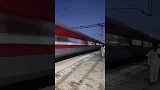 22461/ Shri Shakti Express(NDLS-SVDK) #train #railway #wap