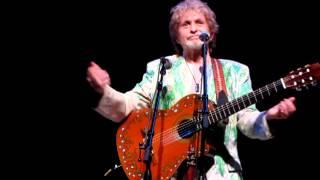 Jon Anderson recount's his first meeting with Vangelis and sings "I'll find my way Home".