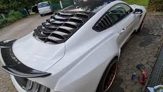 Purer Kupfer Glanz der Loma 13j x 20“ Breitbau Felgen auf dem WideBody Ford Mustang GT -Supercharged