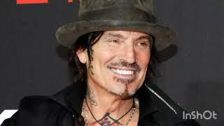 Did Tommy Lee musician upload a naked picture to Instagram and twitter