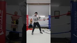 can you punch while moving BACKWARDS? | #boxing #footwork