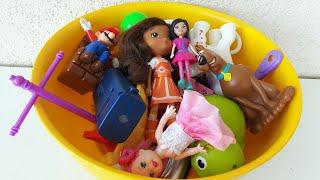 Polly Pocket Separates Toys to Give to Those in Need