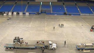 TIMELAPSE: Watch as the Spurs court is installed at Alamodome