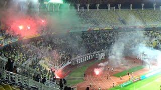 Luapan Kecewa Bonek | Suasana di akhir Pertandingan Persebaya vs Persis Solo 1-1 Stadion GBT