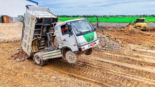 Incredible Expert skill operator SHANTUi DH17C2 Bulldozer Push removing mud for install stone soil