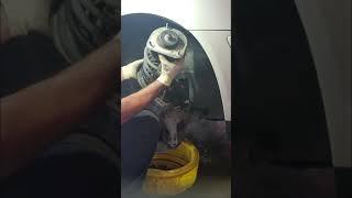 2003 VOLVO S80 FWD Front struts replacement