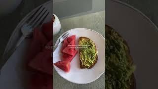 󠁧󠁢󠁥󠁮󠁧󠁿 Avocado toast with watermelon/ Avocado toast con anguria #shorts