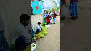 They forced the jackfruit to be left behind.#funny #pakistan #comedyfilms #comedy #india #fun