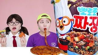 Mukbang Giant Pororo Black Noodle 하이유의 대왕 뽀로로 짜장면 대왕 불닭 삼각김밥 먹방 | HIU 하이유