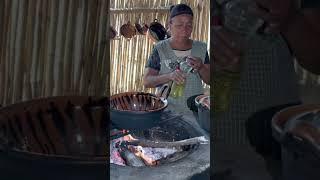 Delicioso Pollo con Nopales y Salsa Roja Está riquísima