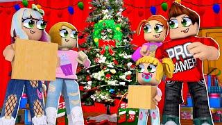 Happy Roblox Family | Decorating For Christmas In Bloxburg!