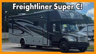 Small Super C Motorhome on FREIGHTLINER Chassis!