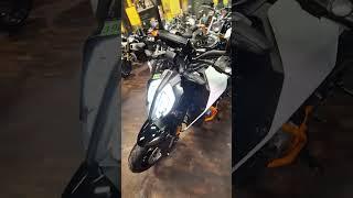 Video KTM Duke 390 www.centromotousato.it